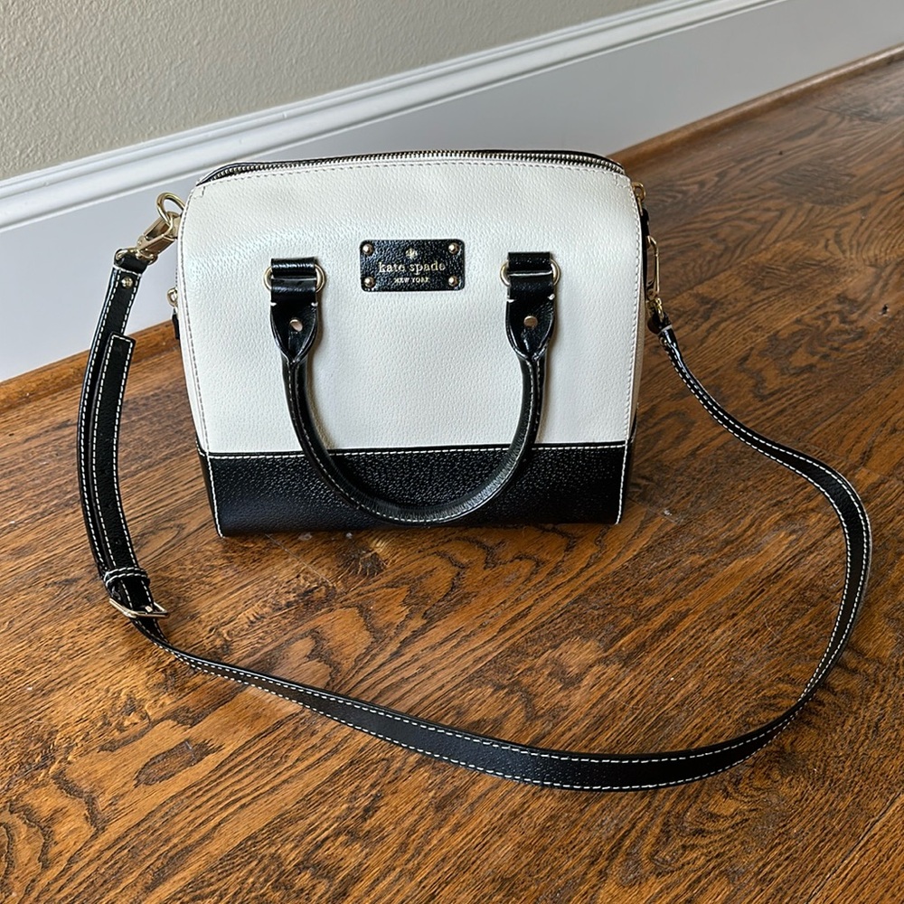 Kate Spade Black and Cream purse with long strap and handles, good condition